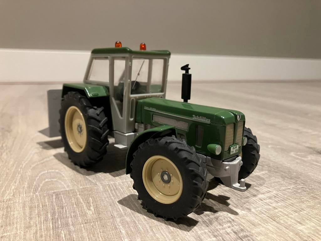 Schluter 1050v. Siku gelimiteerde oplage, Ophalen of Verzenden, Zo goed als nieuw, Tractor of Landbouw, SIKU