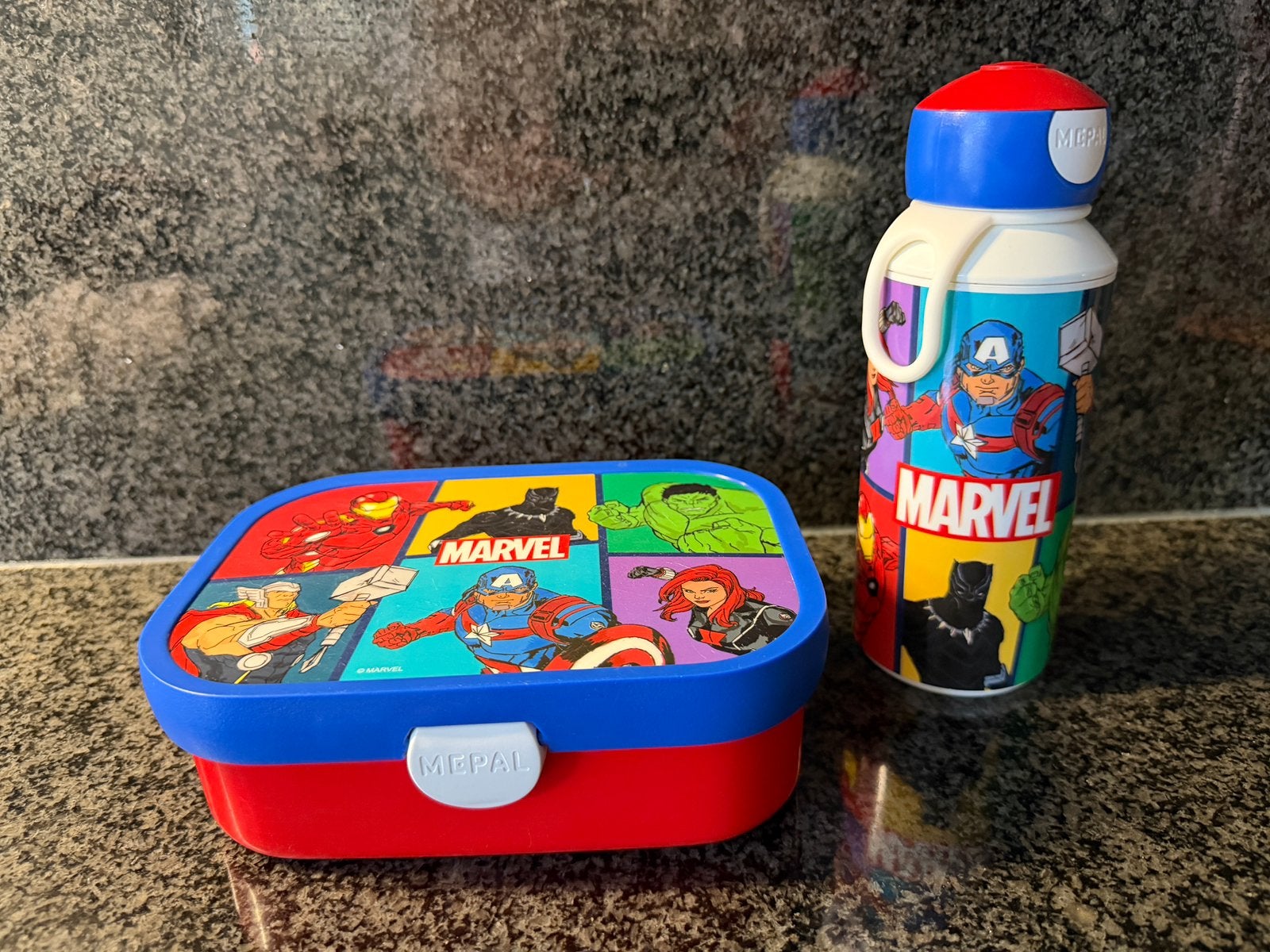 Meppel lunchset van Marvel: broodtrommel en pop-up drinkfles, Ophalen of Verzenden, Zo goed als nieuw