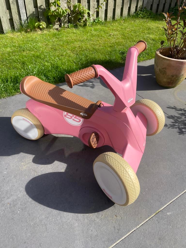 BERG Biky Loopfiets Roze met Inklapbare Trappers, Fietsen en Brommers, Fietsen | Kinderfietsjes, Gebruikt, Minder dan 16 inch