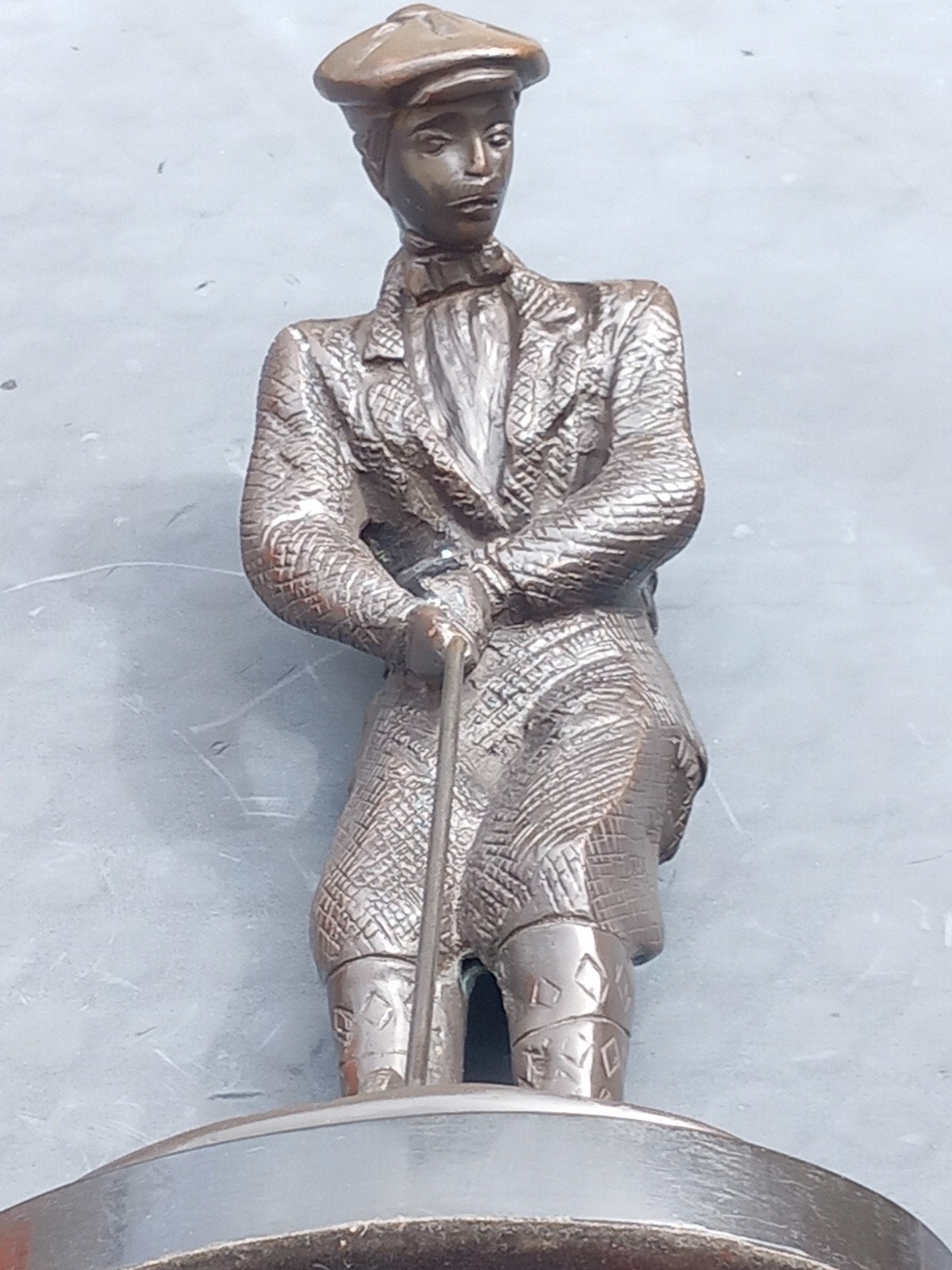 Mooi oud  bronzen beeld van een golvende figuur, Antiek en Kunst, Kunst | Beelden en Houtsnijwerken, Ophalen of Verzenden
