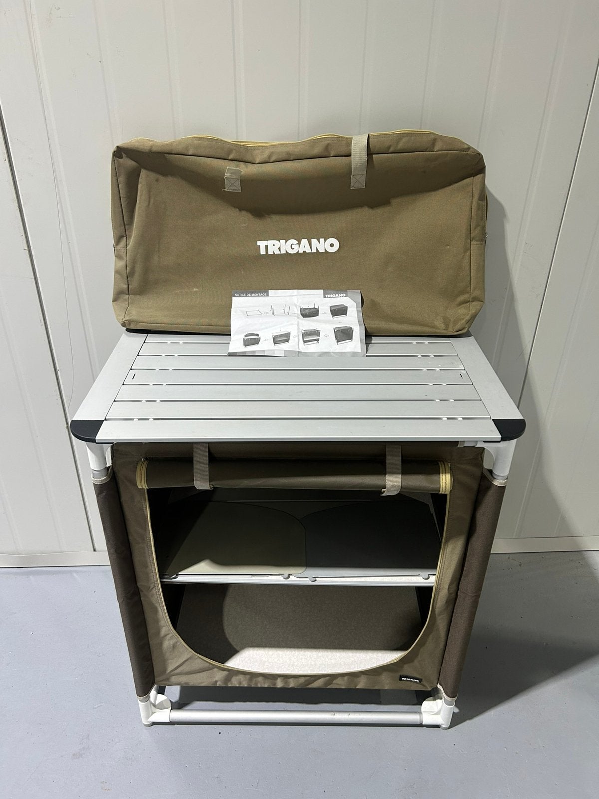 Trigano campingkast inclusief windscherm en draagtas, Ophalen, Zo goed als nieuw, Campingkast