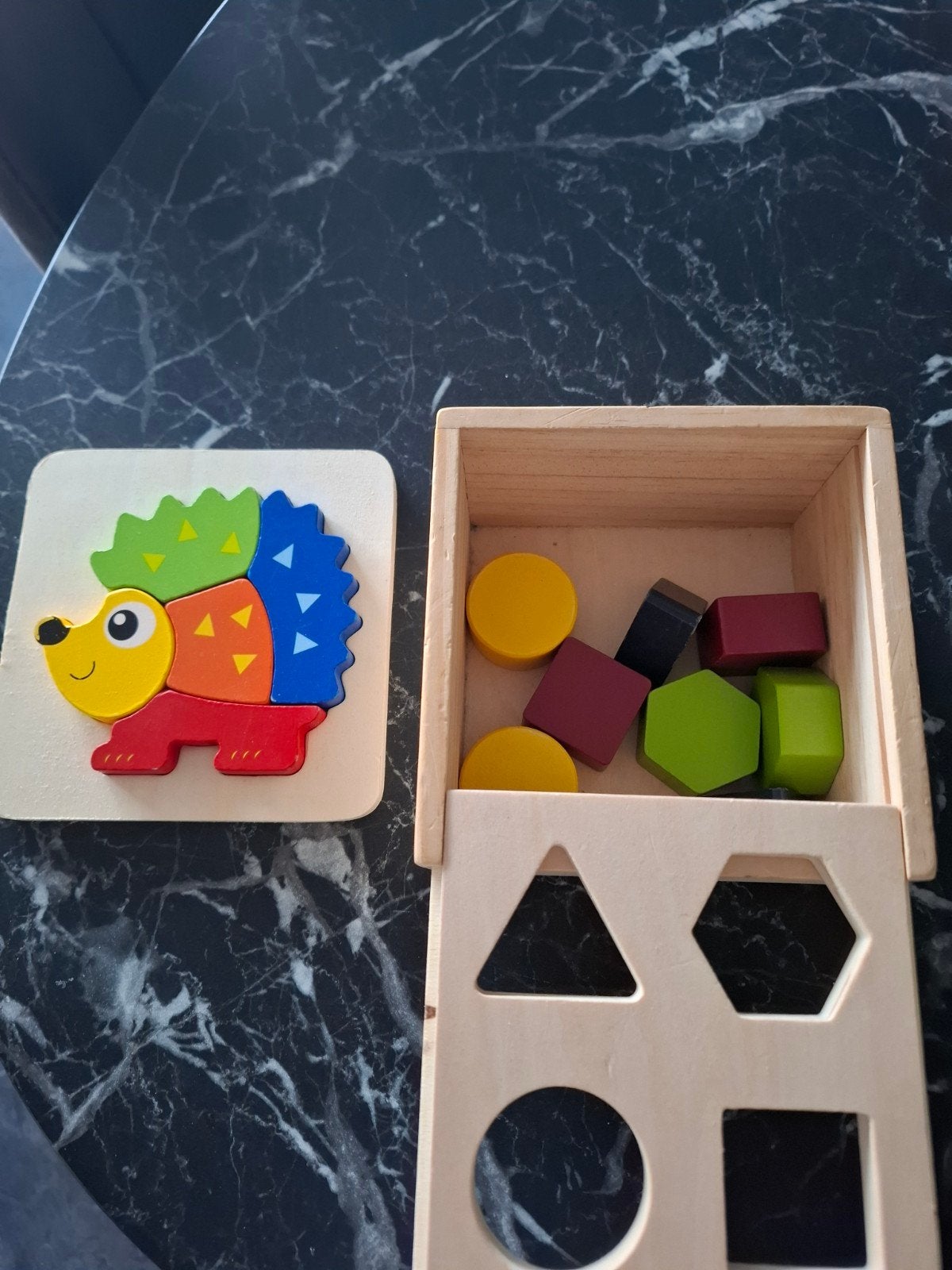 Nw houten figuren kubus en hout puzzeltje (prijs=beide, Ophalen of Verzenden, Nieuw, Overige typen
