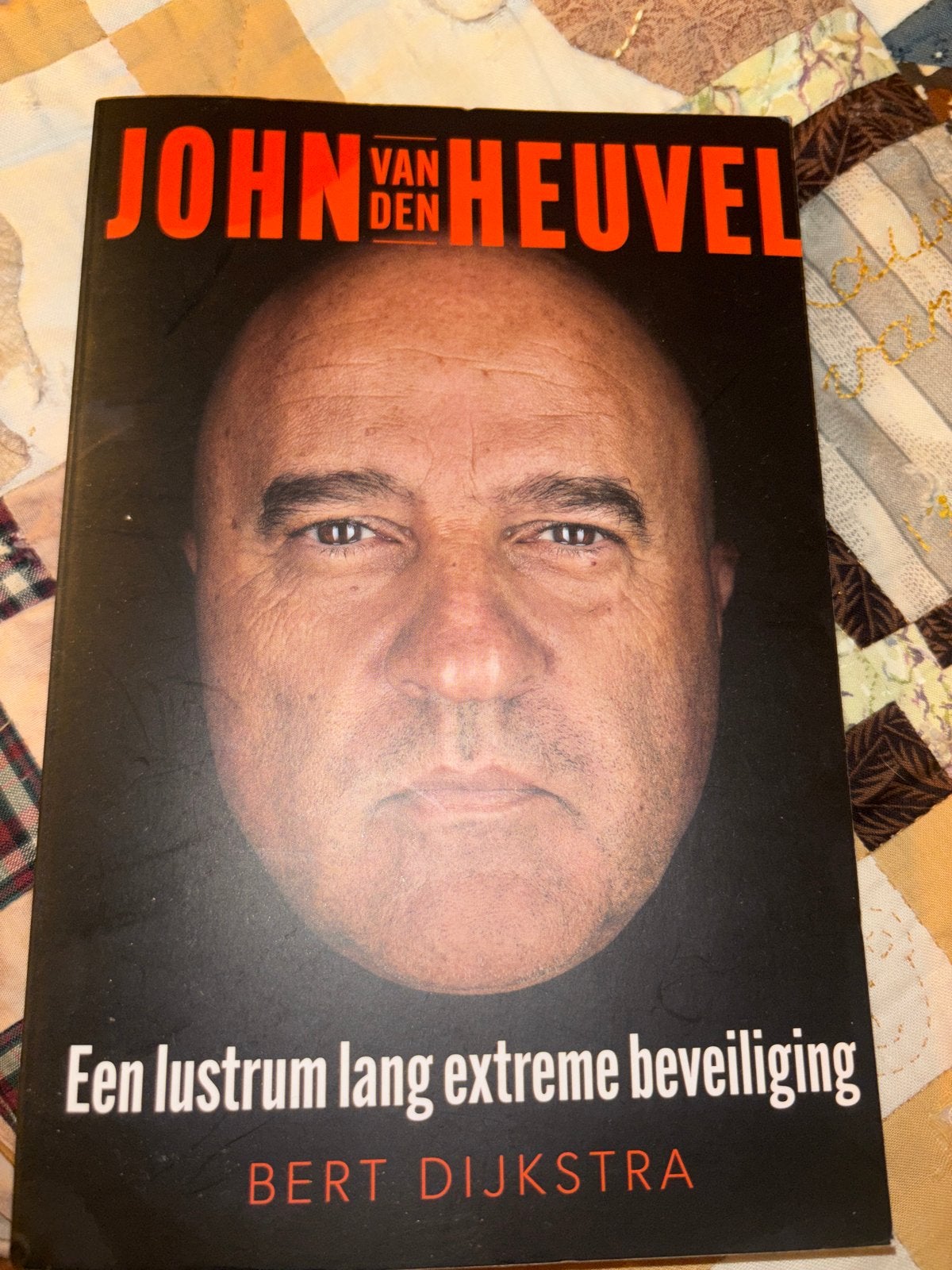 John van den Heuvel - Een lustrum lang extreme beveiliging, Ophalen, Zo goed als nieuw, Overige