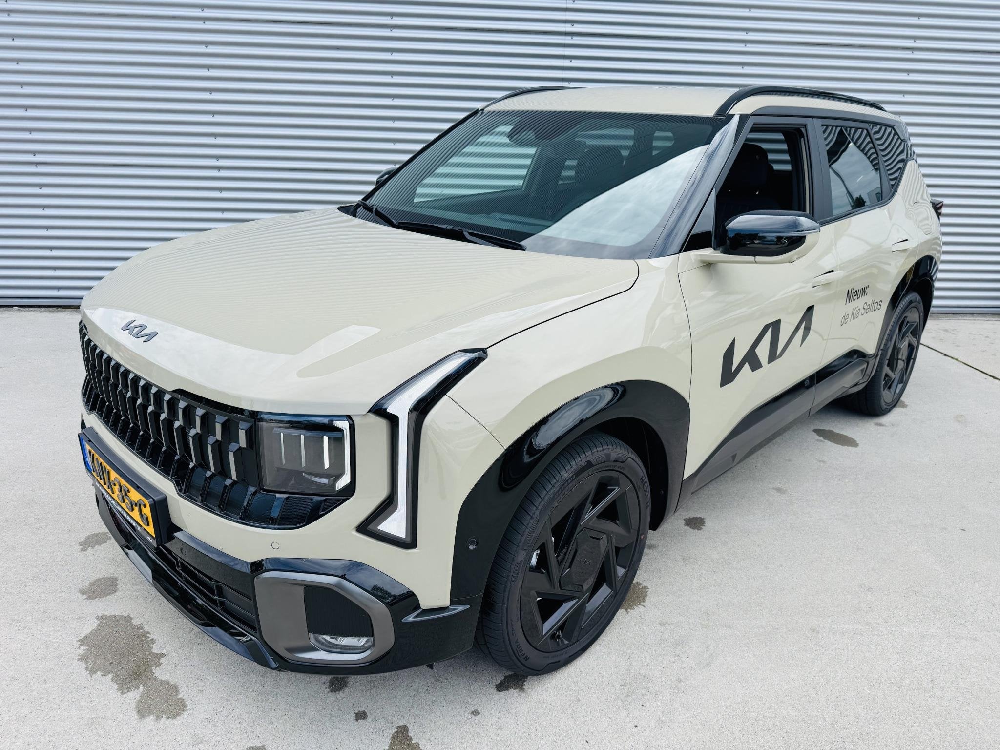 Kia Seltos 1.6 GDi Hybrid X-Line Demo-auto | KM stand kan ie, Auto's, Bruin, Bedrijf, Nieuw, Hybride Elektrisch/Benzine