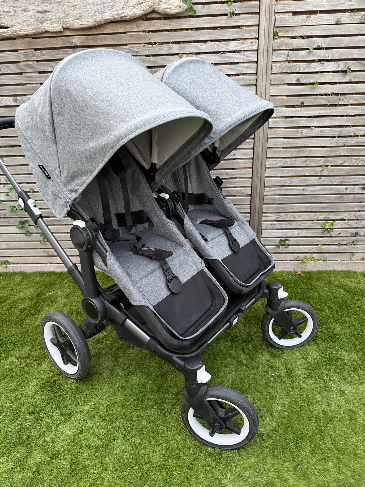 Bugaboo Donkey 5 Duo incl veel Accessoires, Kinderen en Baby's, Kinderwagens en Combinaties, Bugaboo, Zo goed als nieuw, Verstelbare duwstang