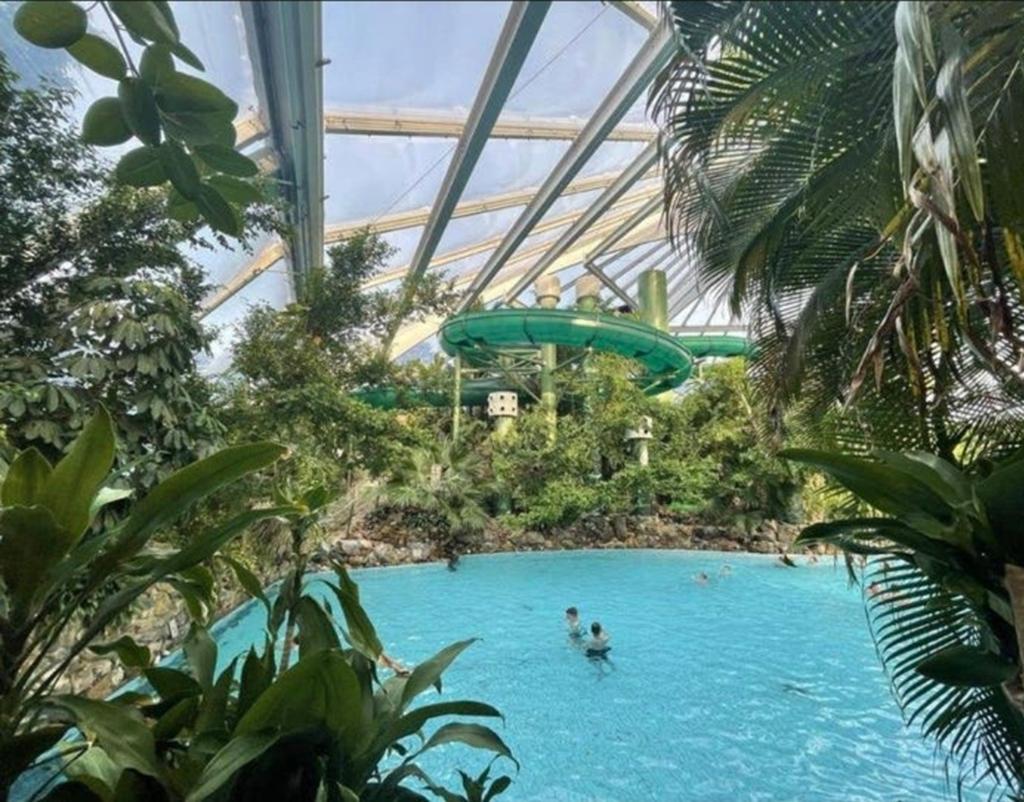 4 kaartjes Aquamundo Port Zeelande vandaag geldig!!, Tickets en Kaartjes, Twee personen, Ticket of Toegangskaart