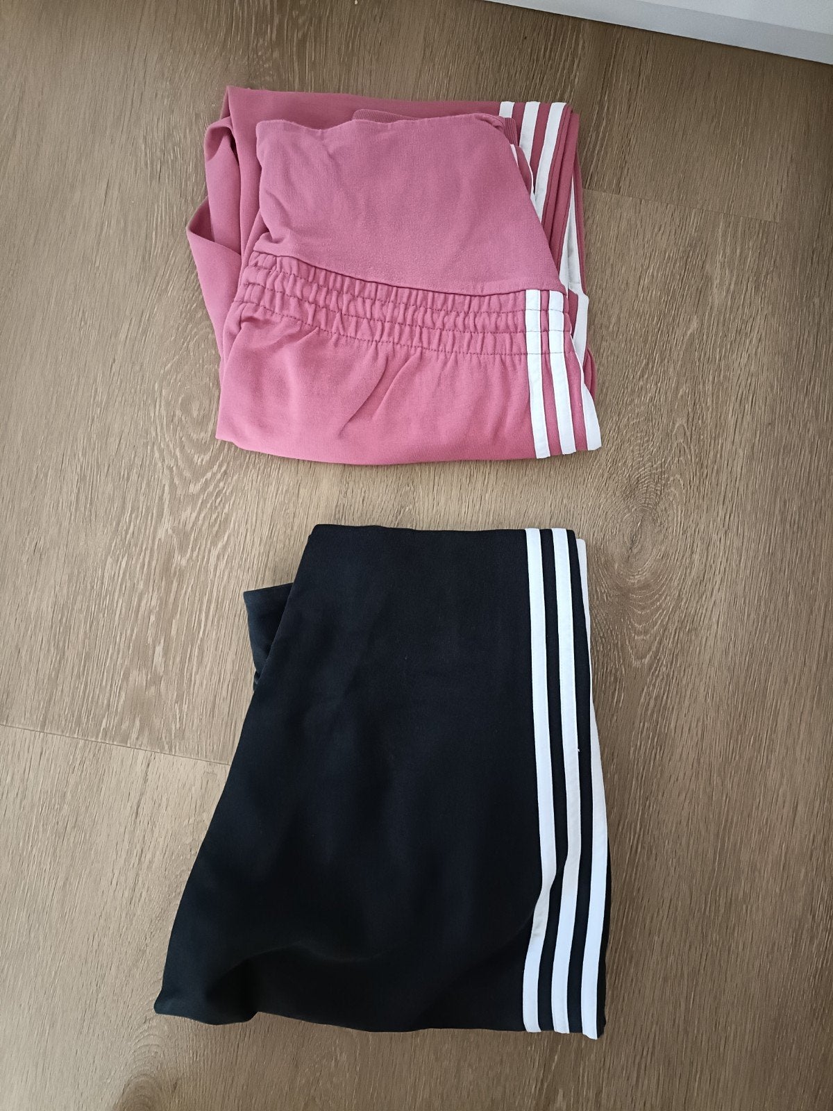 2x Adidas Sportbroek Zwangerschap maat M Zwart en Roze, Ophalen, Zo goed als nieuw, Zwart