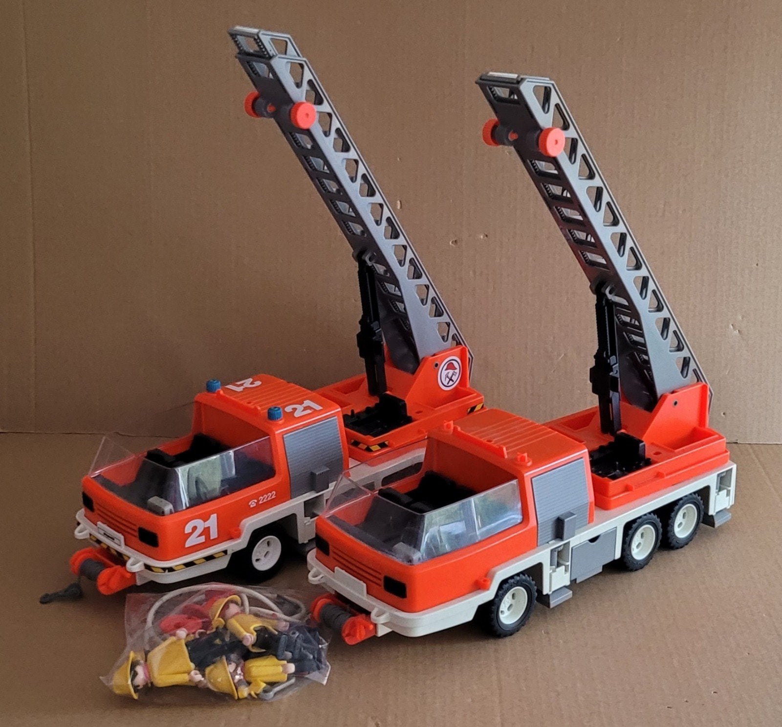 2 x playmobil brandweer ladderwagen 3525, Ophalen of Verzenden, Gebruikt