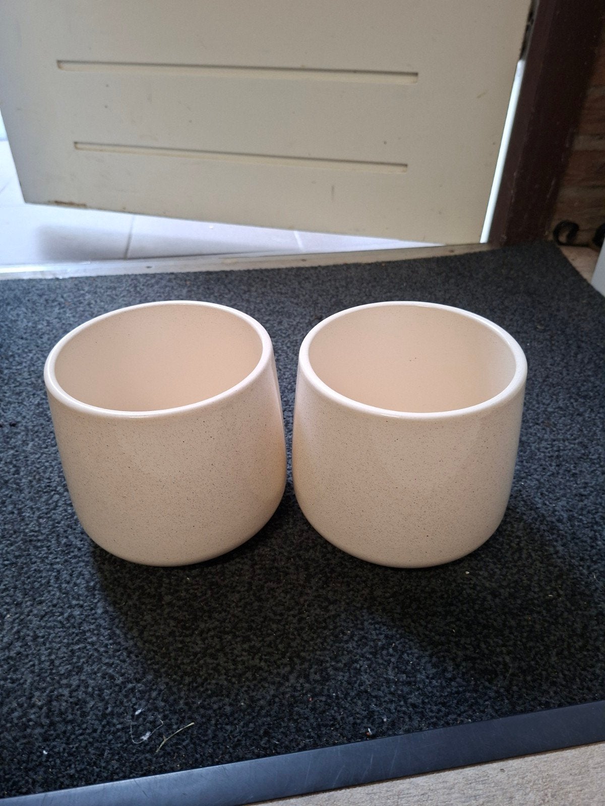 Set van 2 crème bloempotten, 14x14 cm, Tuin en Terras, Bloempotten, Gebruikt, Rond, Binnen, Ophalen of Verzenden