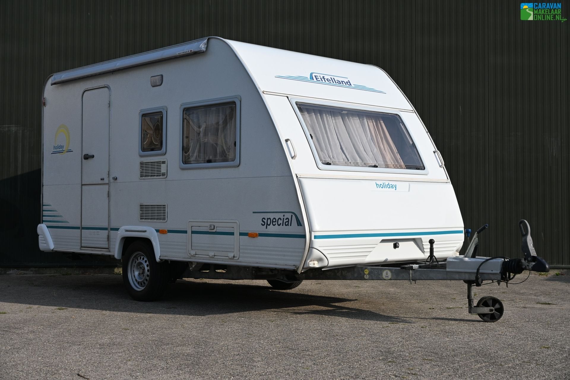 Eifelland Holiday Special 395 TK Voortent|Fietsdrager|Zaklui, Standaardzit, Dwars-stapelbed, Kachel, Bedrijf