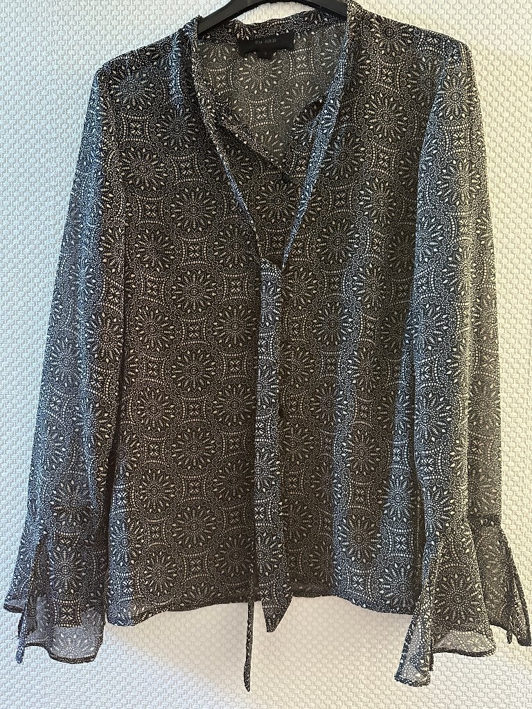damesblouse met bijzondere mouwen, Zwart, By Julie, Ophalen of Verzenden, Zo goed als nieuw