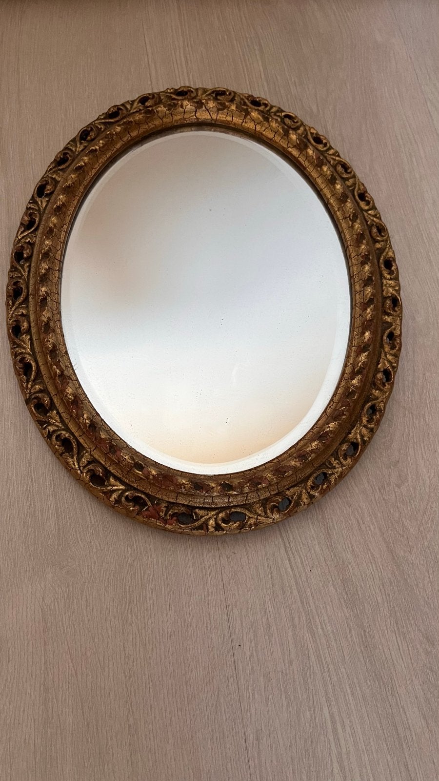 Antieke ovale spiegel met goudkleurige lijst, Antiek en Kunst, Ophalen, Rond, 50 tot 100 cm, Minder dan 100 cm