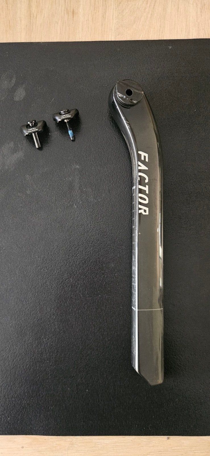 Black Inc Zadelpen Factor Monza – 25 mm setback –ZGAN, Fietsen en Brommers, Frame, Ophalen of Verzenden, Zo goed als nieuw, Carbon