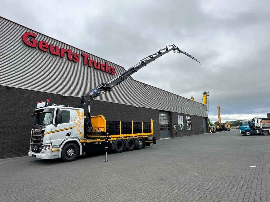 Scania R530 V8 NGS 8X4 TRIDEM MET HYVA 2Z KIPPER + HMF 5020-, Auto's, Vrachtwagens, Automaat, Euro 6, Scania, Diesel