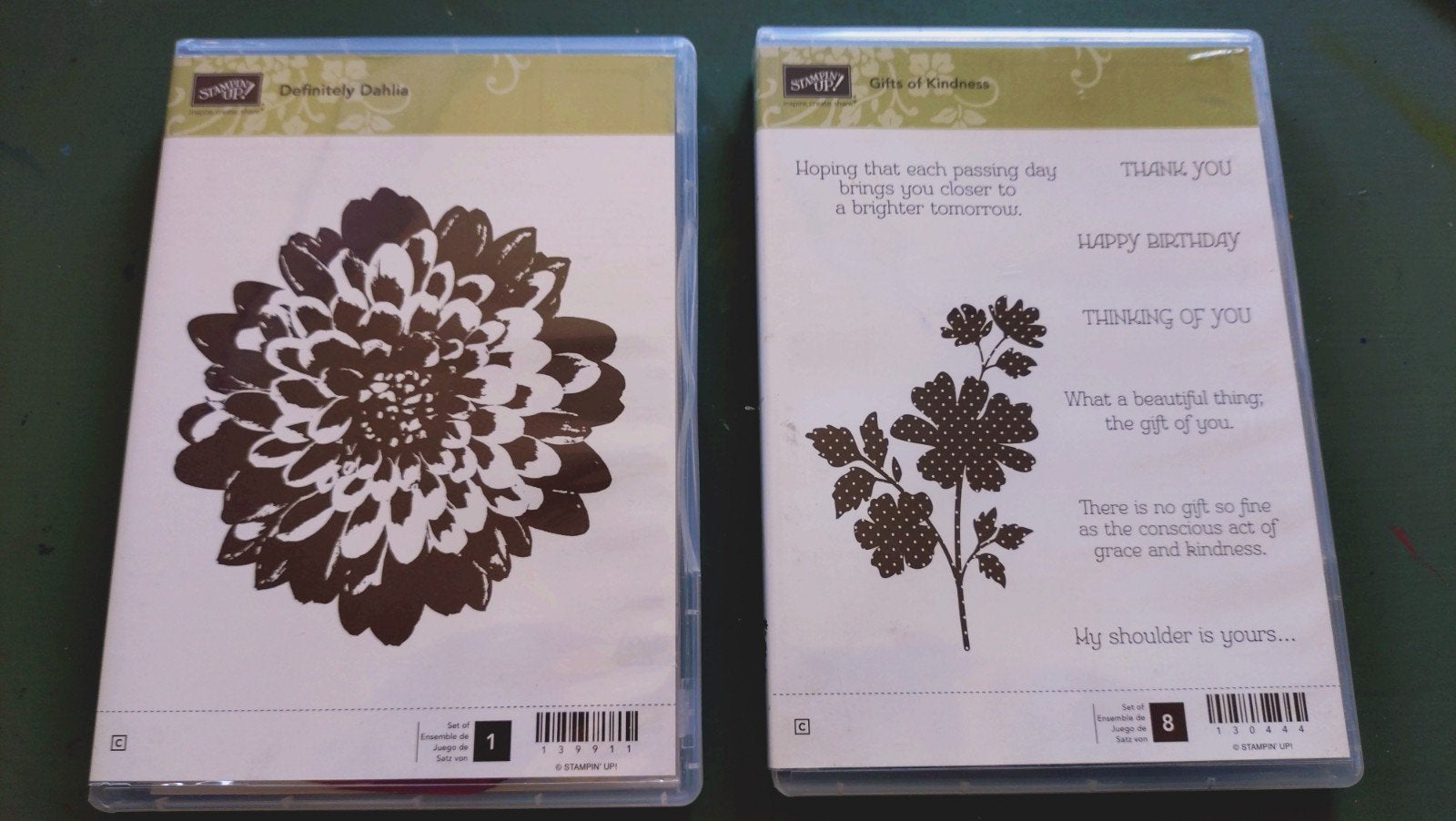 Stampin Up! Stempels Definitely Dahlia en Gifts of Kindness, Hobby en Vrije tijd, Ophalen of Verzenden, Zo goed als nieuw, Overige thema's