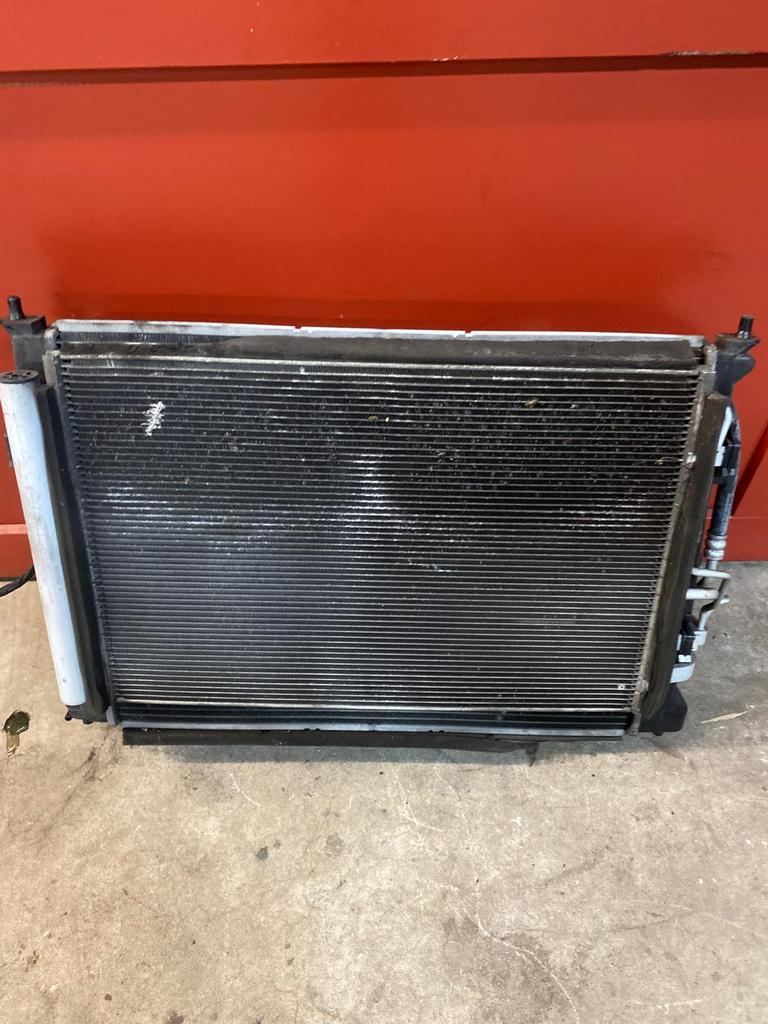 Koelerset Hyundai I30 1.4 2008 KIA OE nummer 253102H000, Ophalen of Verzenden, Gebruikt, Hyundai
