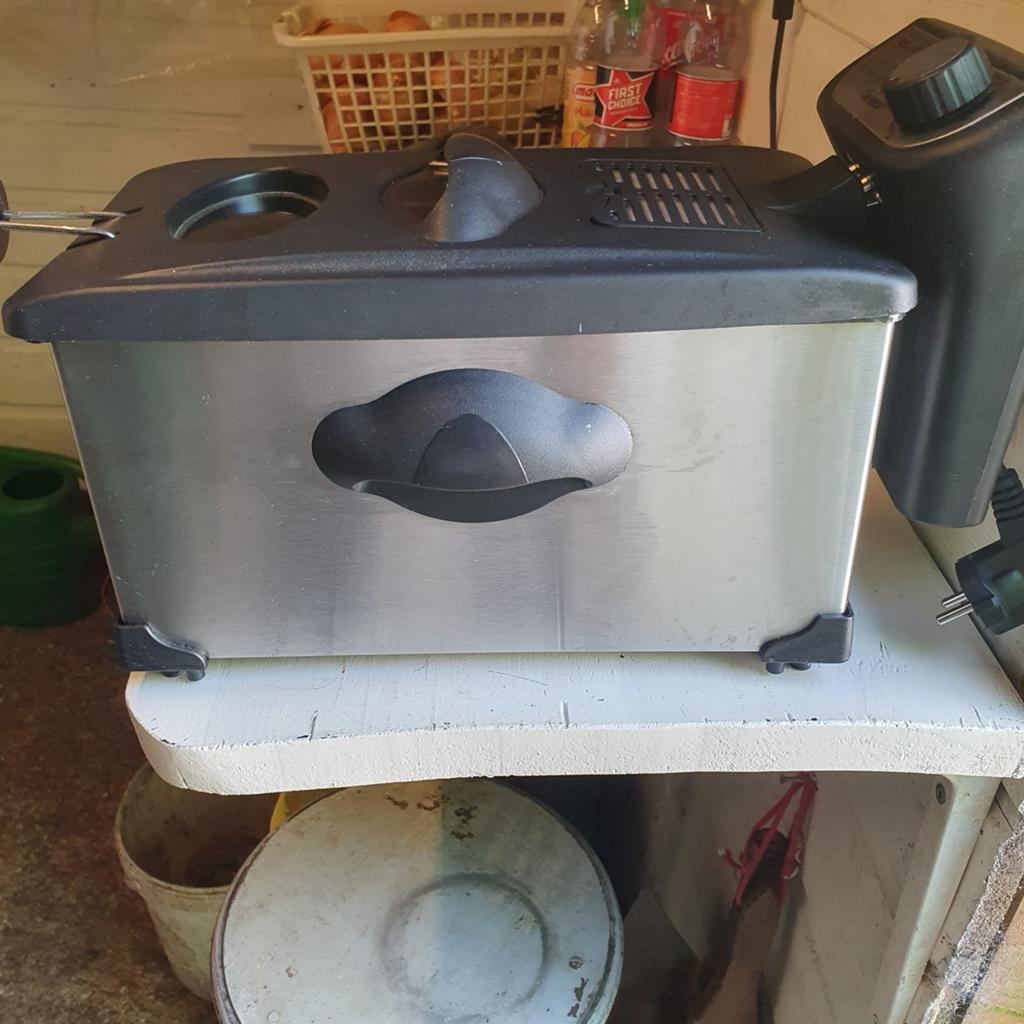 Bestron Friteuse - Compact en Gebruiksvriendelijk, Witgoed en Apparatuur, 2 tot 3 liter, Ophalen of Verzenden, Gebruikt, Uitneembare binnenpan