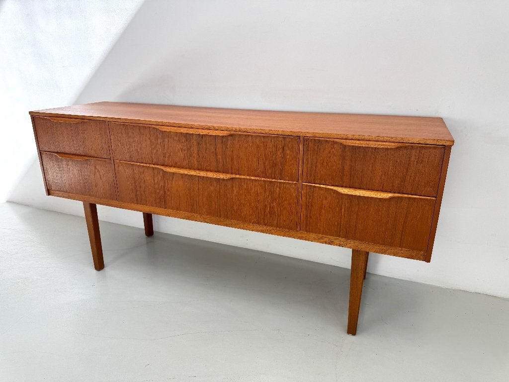 Vintage dressoir Austinsuite, Huis en Inrichting, Ophalen of Verzenden, Zo goed als nieuw, 25 tot 50 cm, 150 tot 200 cm