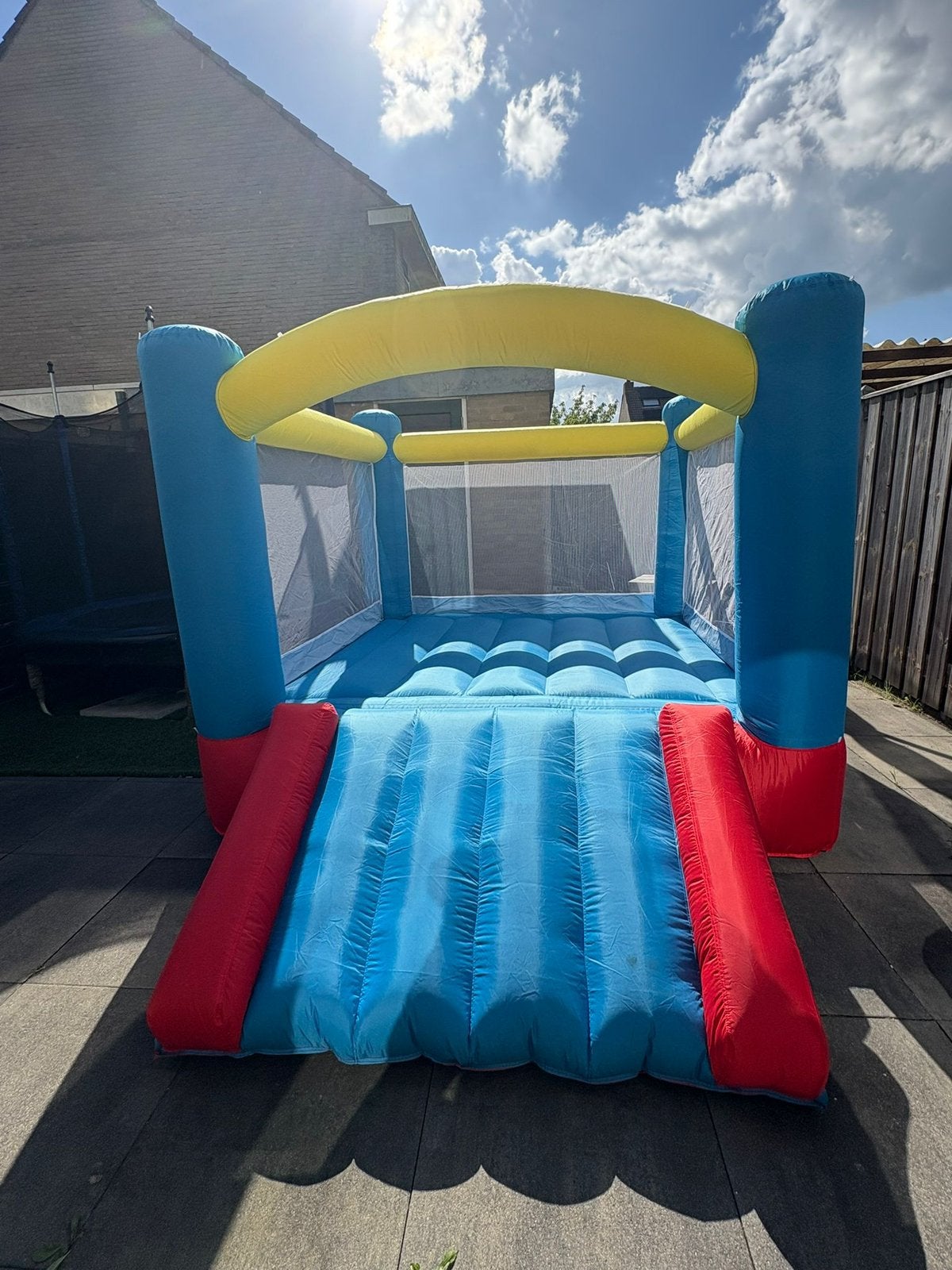Springkussen, Kinderen en Baby's, Ophalen, Zo goed als nieuw