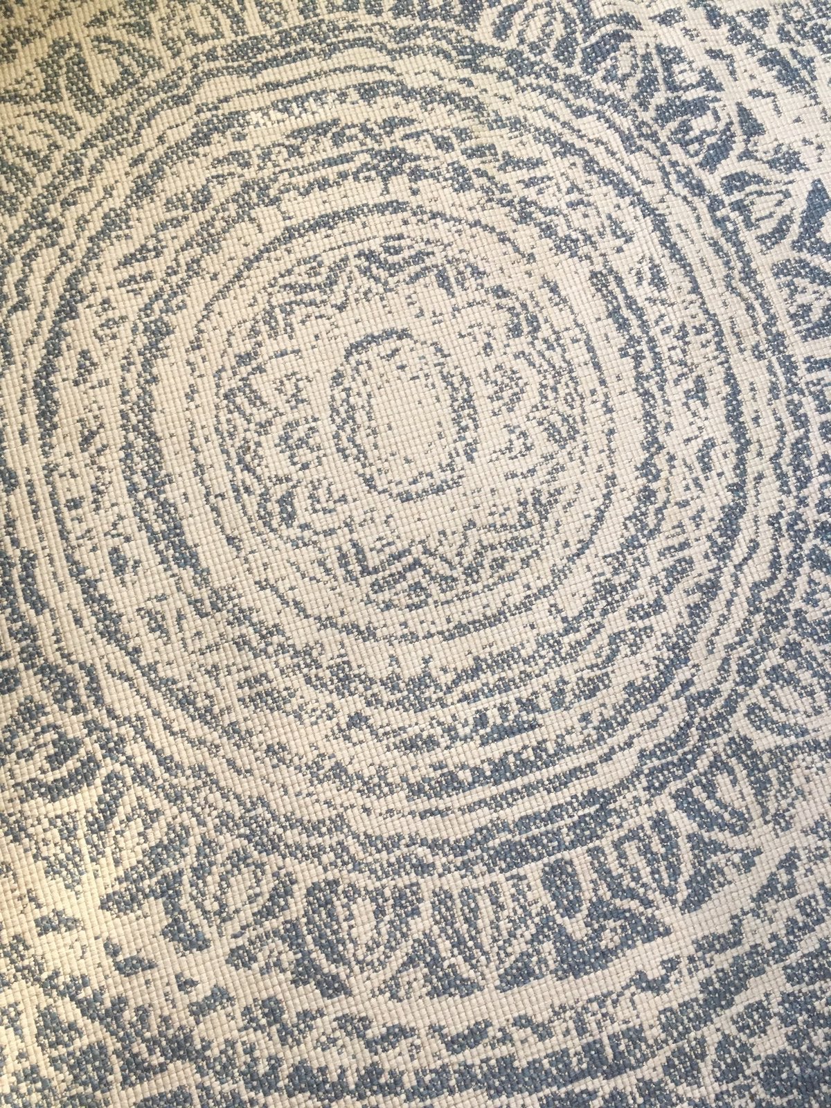 Ronde vloerkleed diameter 150 cm nu voor 25 euro, Blauw, Ophalen of Verzenden, Zo goed als nieuw, 100 tot 150 cm
