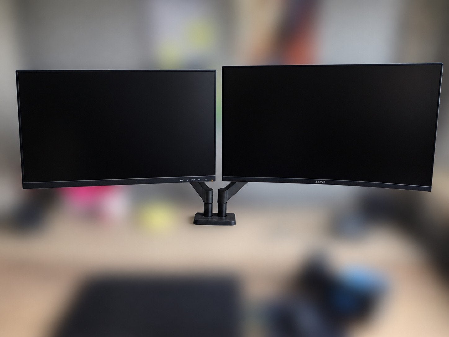 Set van 2 monitoren: Lenovo 24 inch en MSI Curved 27 inch, Computers en Software, HDMI, Lenovo, MSI, Curved, Zo goed als nieuw