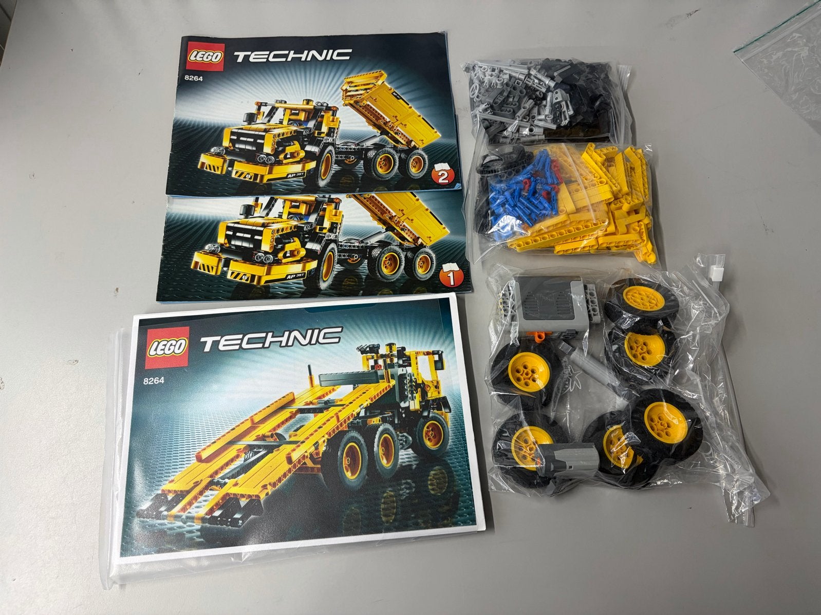 Lego Technic 8264 Hauler -met instructies zgan, Lego, Ophalen of Verzenden, Technic, Complete set
