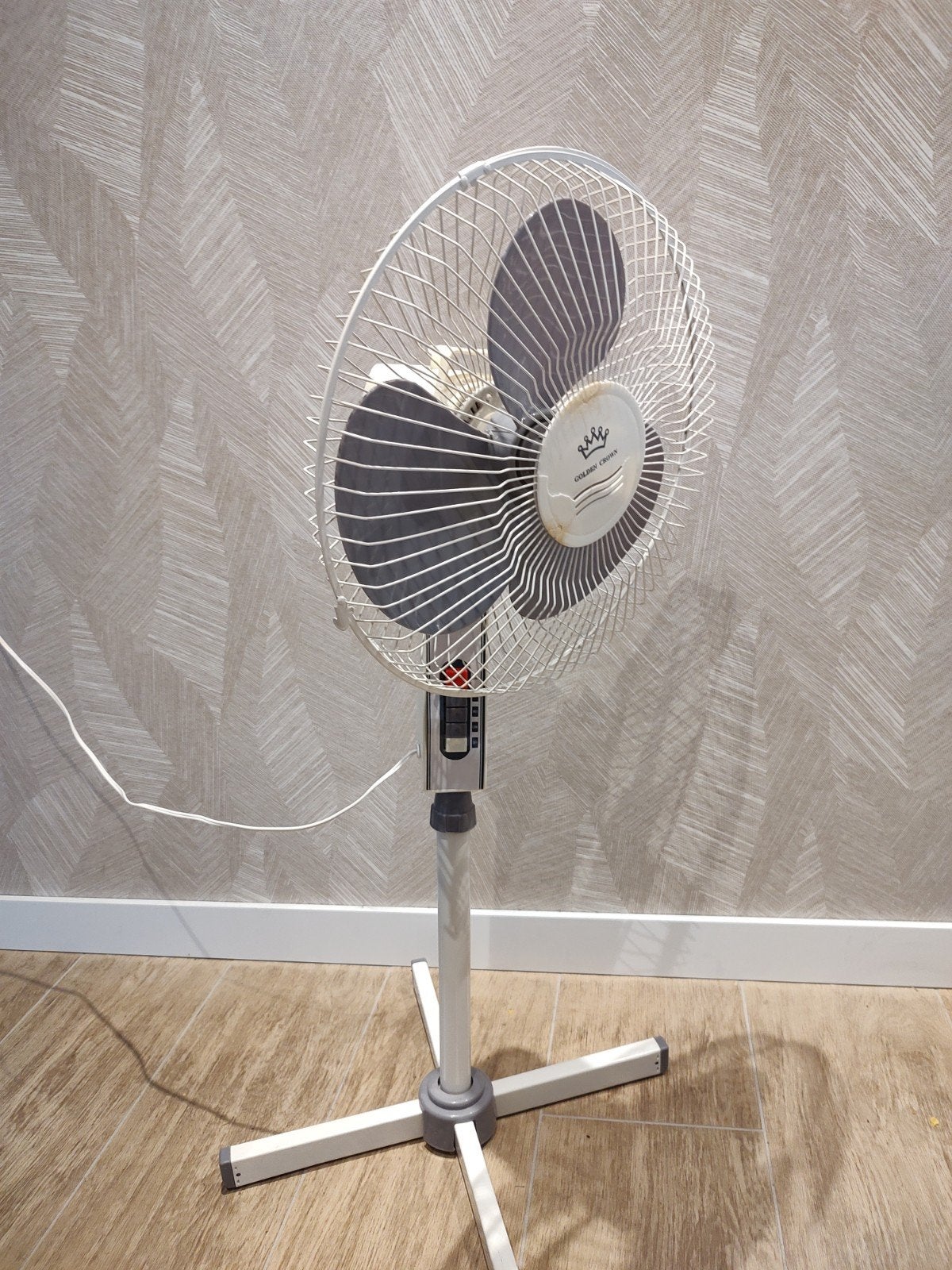 Golden Crown Statiefventilator - Gebruikt, Witgoed en Apparatuur, Ophalen of Verzenden, Gebruikt, Statiefventilator