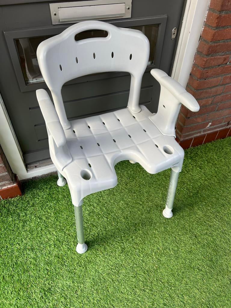 Douchestoel Etac ( bijna nieuw), Diversen, Verpleegmiddelen, Ophalen of Verzenden