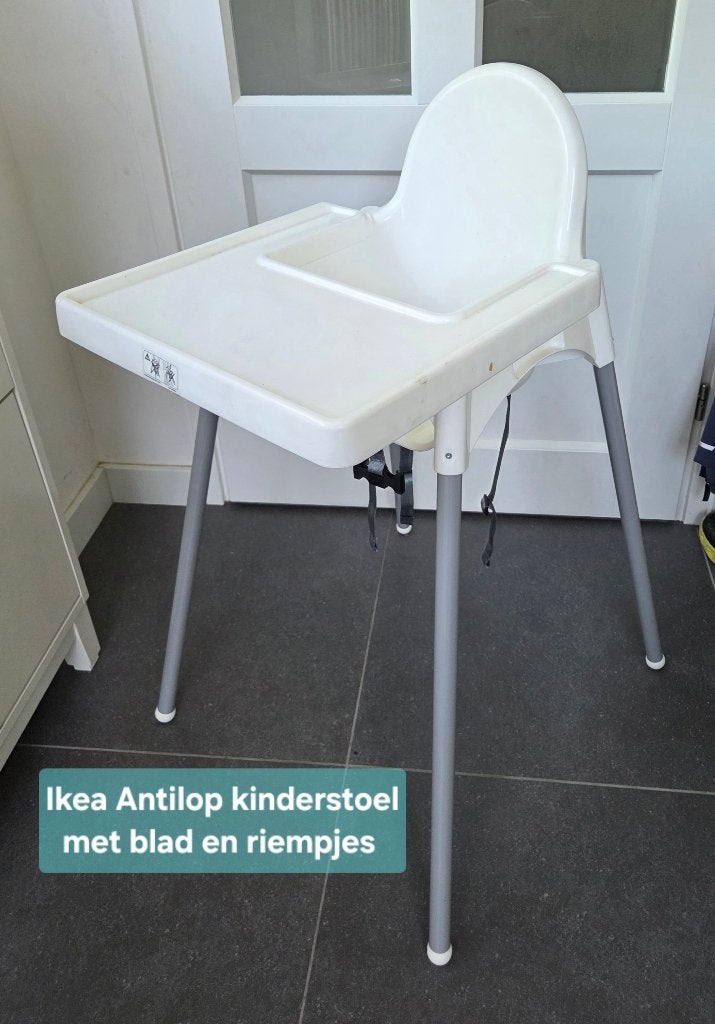 Ikea Antilop kinderstoel  hoog – met blad en riempjes, Ophalen, Zo goed als nieuw, Overige typen, Afneembaar eetblad