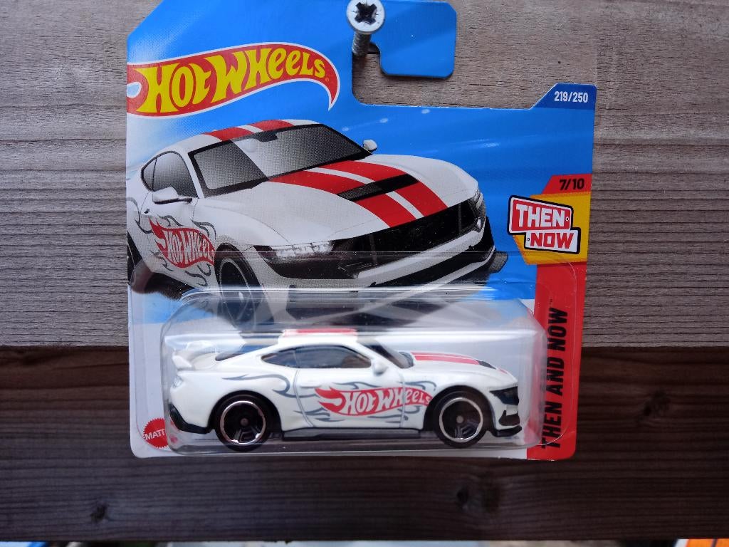Ford Mustang Dark Horse Hotwheels, Ophalen, Nieuw, Auto