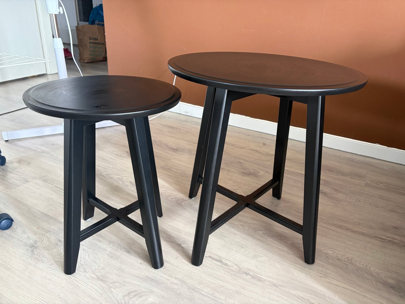 IKEA KRAGSTA bijzettafel set van 2, zwart, Minder dan 55 cm, Gebruikt, Rond, Hout
