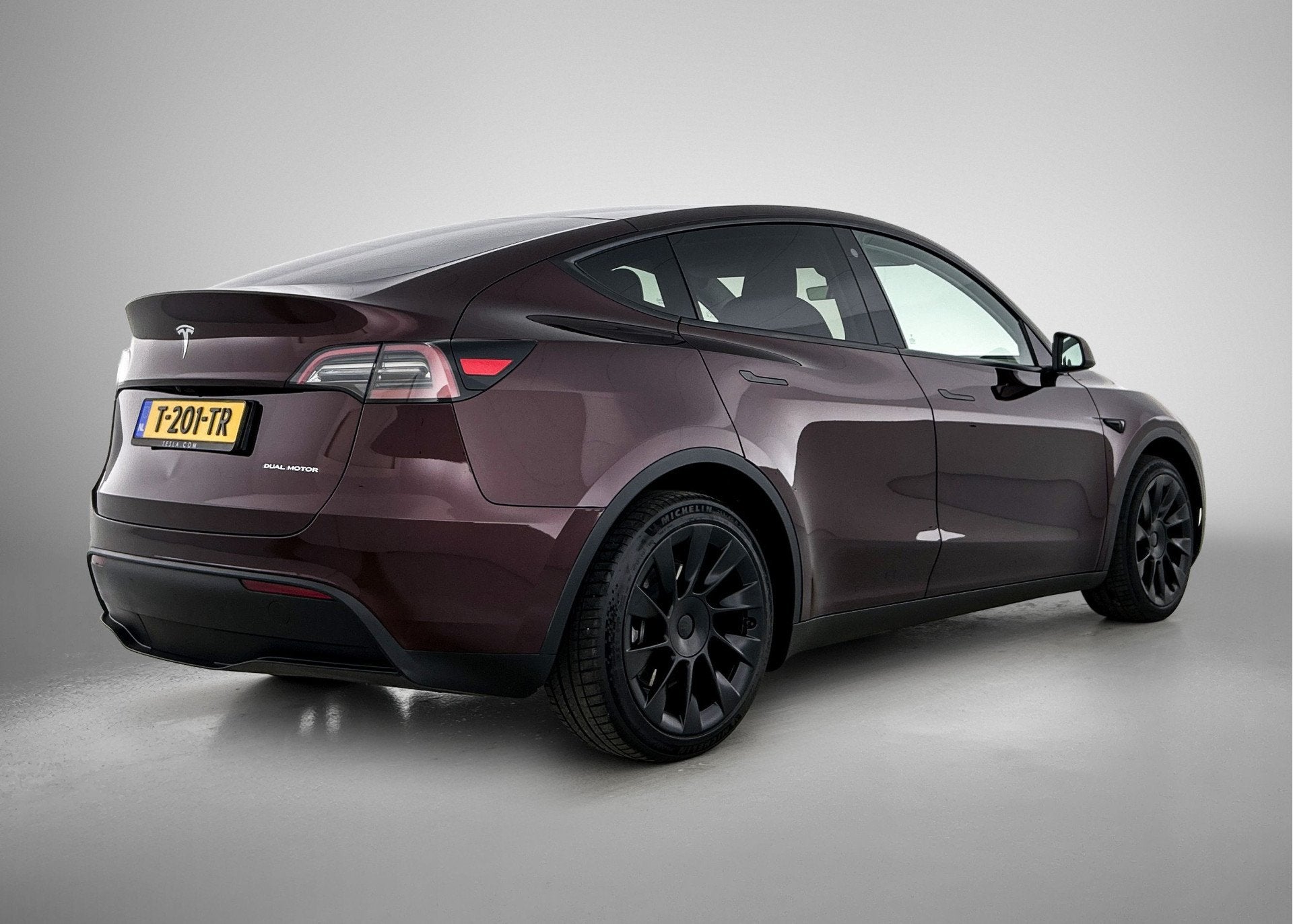 Tesla Model Y Long Range AWD 75 kWh (bj 2023, automaat), Auto's, Gebruikt, Zwart, Origineel Nederlands, Vierwielaandrijving