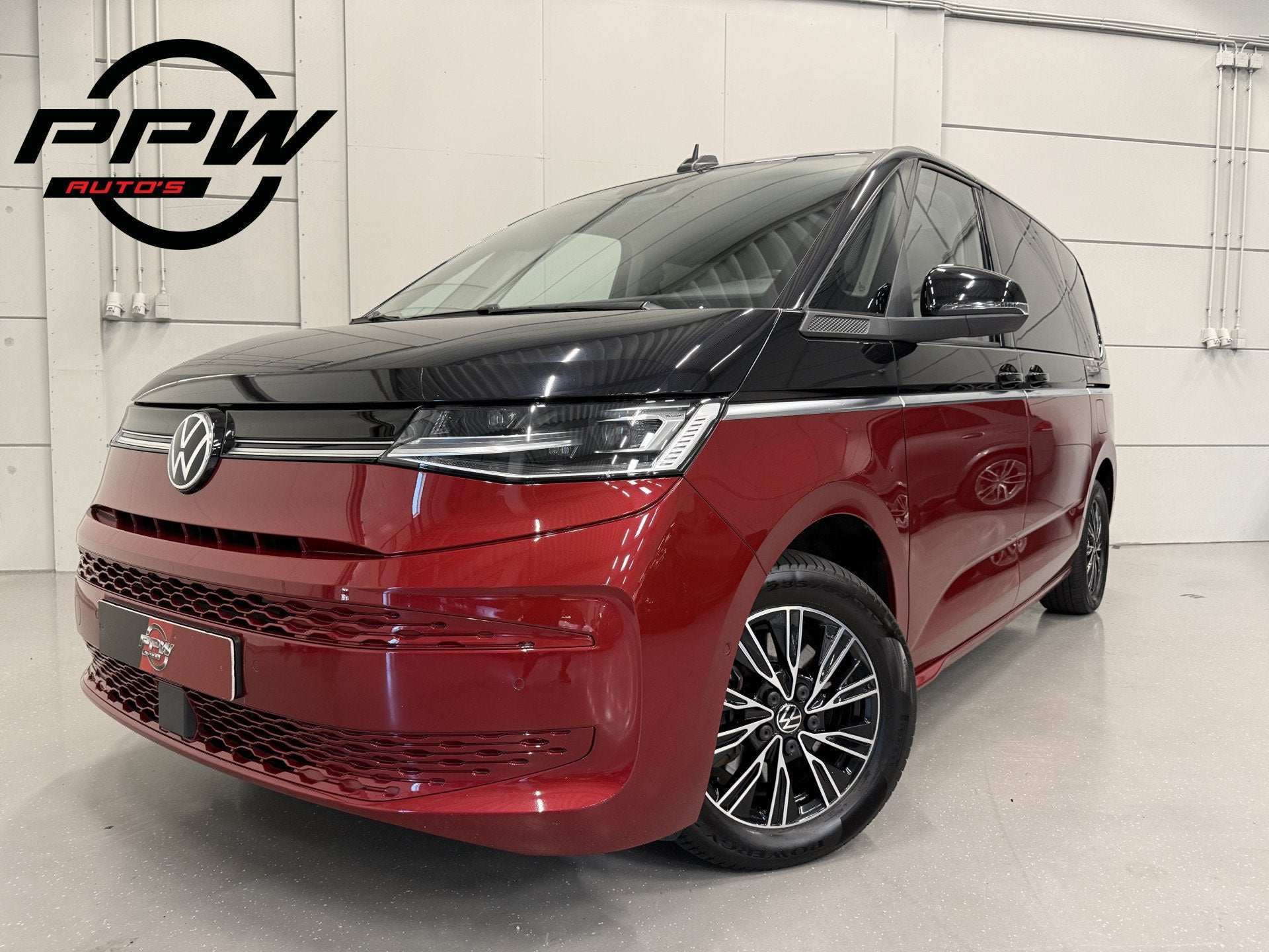 Volkswagen Multivan 1.4 eHybrid Life 7p. PANO/TREKHAAK/SOH 9, Stof, Gebruikt, Zwart, Met garantie (alle)