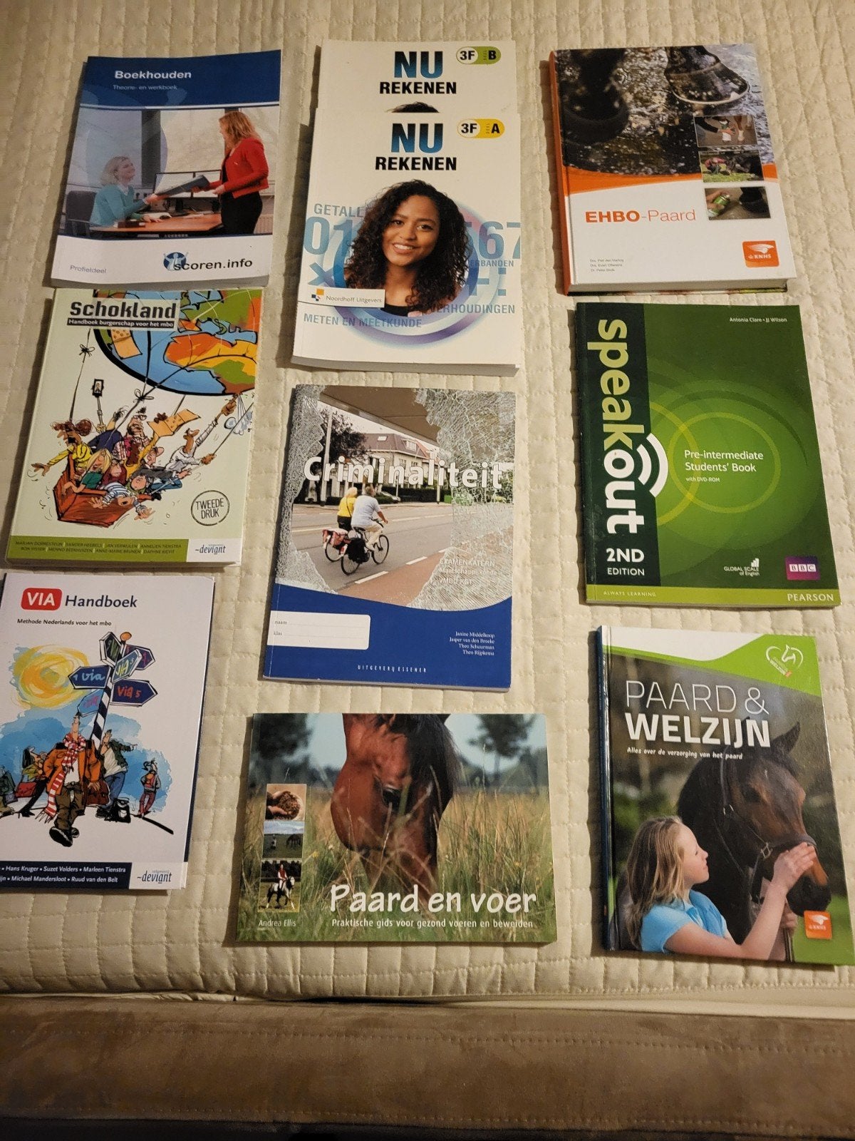 Paardenhouderij: EHBO-Paard, Paard en Voer, Paar, Ophalen of Verzenden, Gelezen, Overige niveaus, Overige vakken