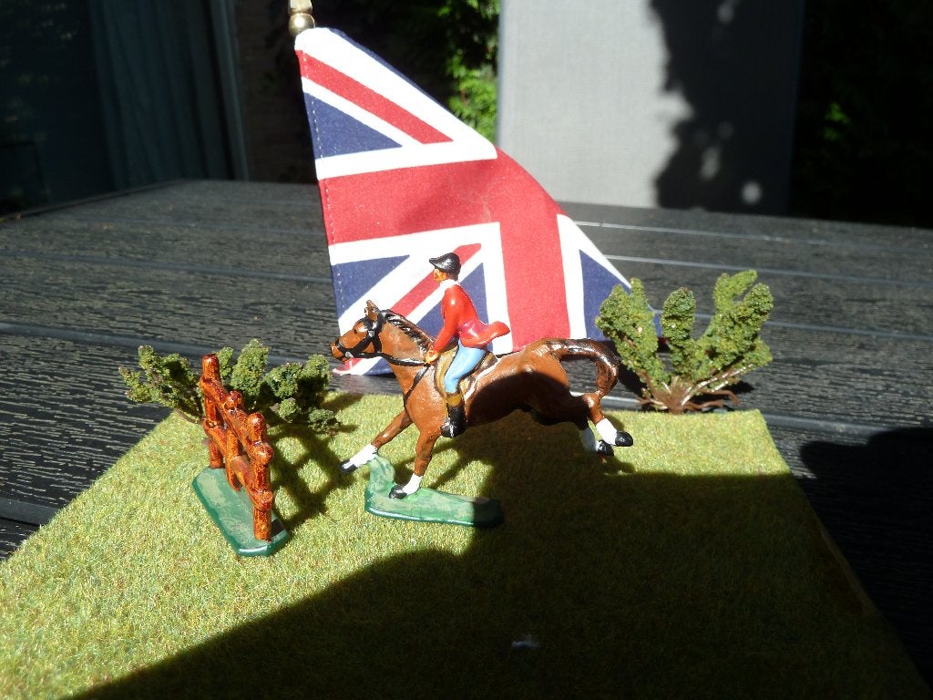 BRITAIN:   JOCKEY + HINDERNIS     &    MINT  ( 5 cm. hoog), Ophalen of Verzenden, Nieuw
