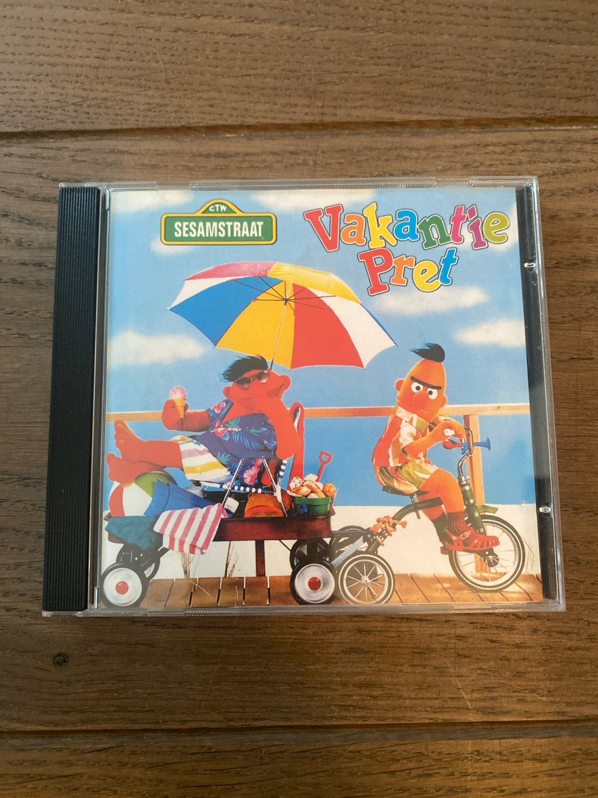 Sesamstraat Vakantie Pret CD - Bert & Ernie, Cd's en Dvd's, Inclusief boekje, Tot 2 jaar, Ophalen of Verzenden, Zo goed als nieuw