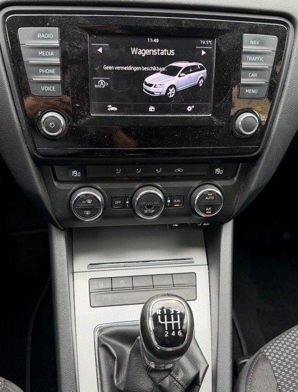 Skoda OCTAVIA 1.2 TSI GREENTECH AMB. BNS CLIMA NAVI TREKHAAK, Automaat, Euro 5, 4 cilinders, Bedrijf