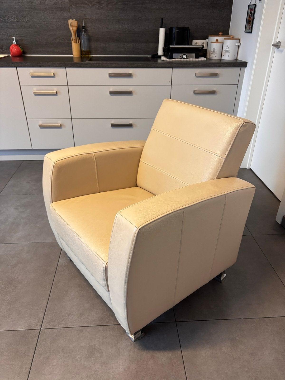 Leren fauteuil - Crème kleurig - Comfortabel, Huis en Inrichting, Ophalen, Gebruikt, Leer, 75 tot 100 cm