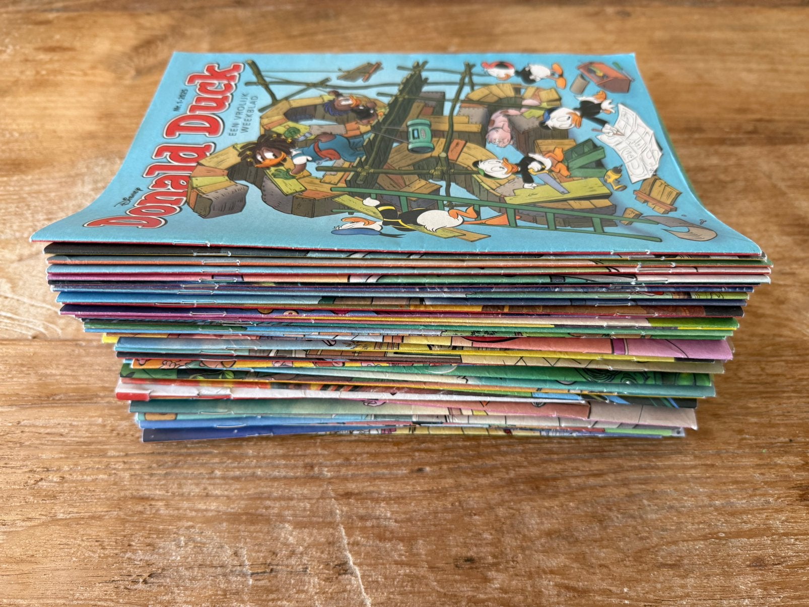 Donald Duck jaargang 2025 - compleet plus 5 extra, Complete serie of reeks, Ophalen of Verzenden, Gelezen