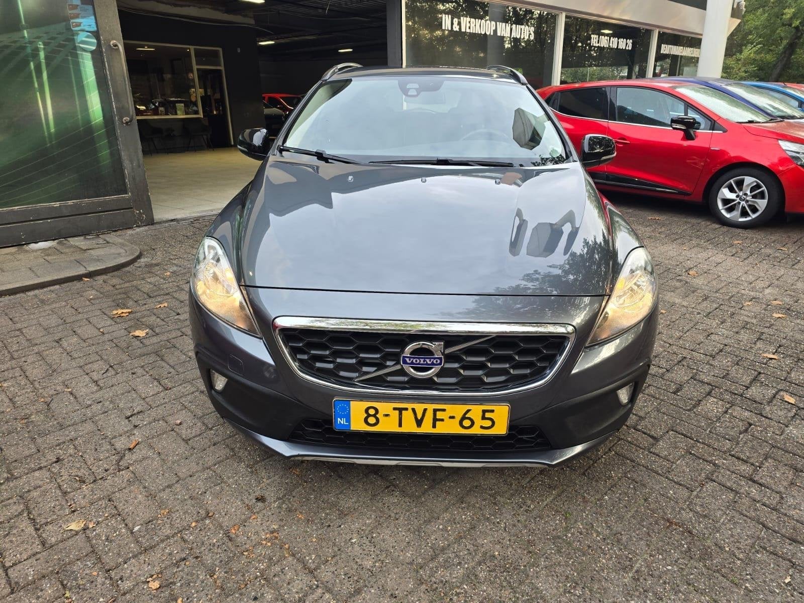 Volvo V40 Cross Country 1.6 T4 Momentum | NIEUWE APK | 3\6 O, Auto's, Voorwielaandrijving, Gebruikt, 4 cilinders, 179 pk
