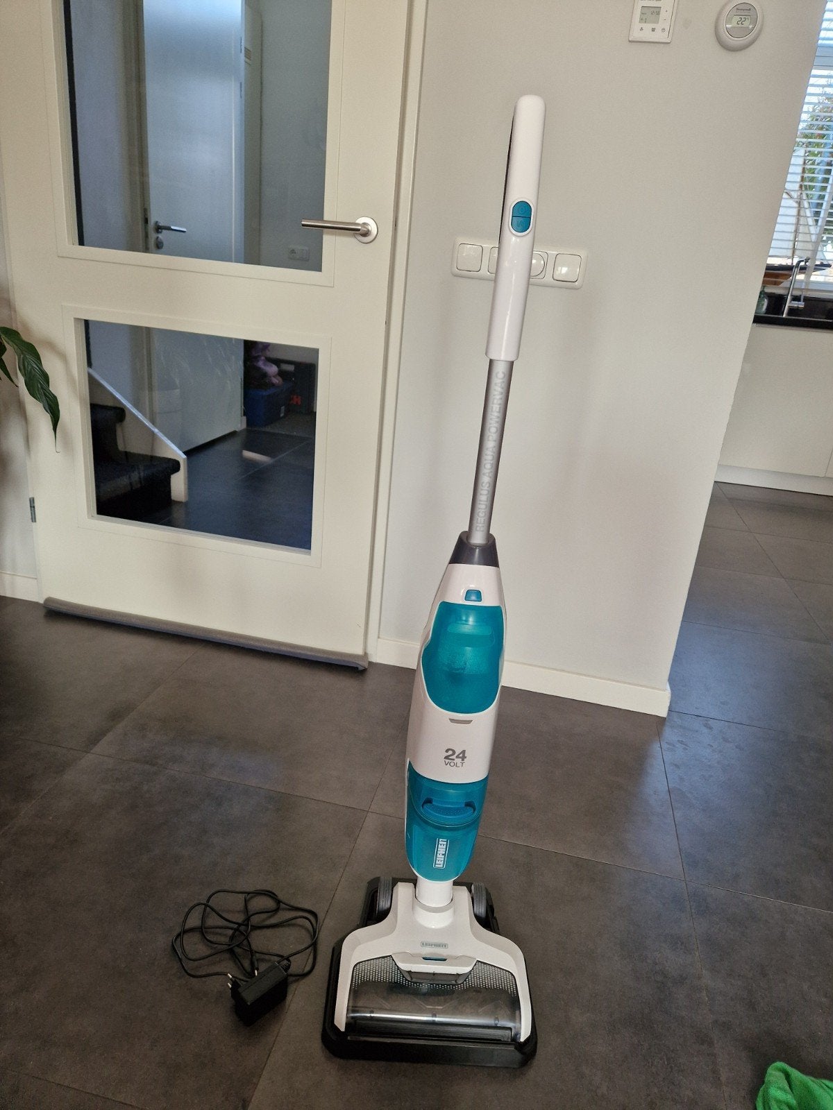 ​Leifheit Regulus Aqua PowerVac-draadloze vloerreiniger 2in1, Ophalen