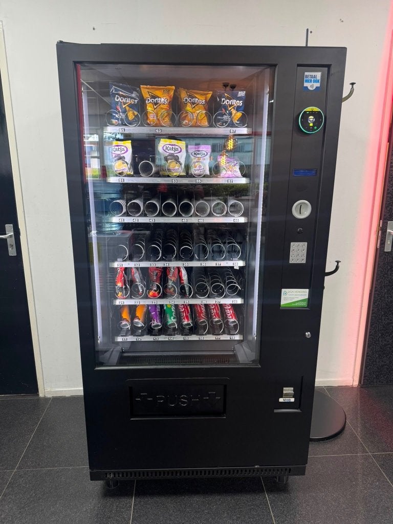 Snackautomaat/Vending machine, Ophalen