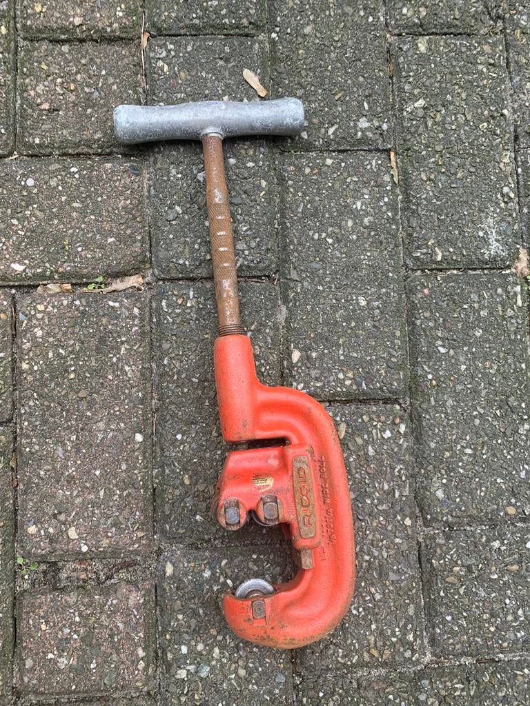 Robuuste RIDGID Pijpensnijder - Gebruikt maar functioneel, Doe-het-zelf en Verbouw, Gereedschap | Handgereedschap, Gebruikt, Verzenden