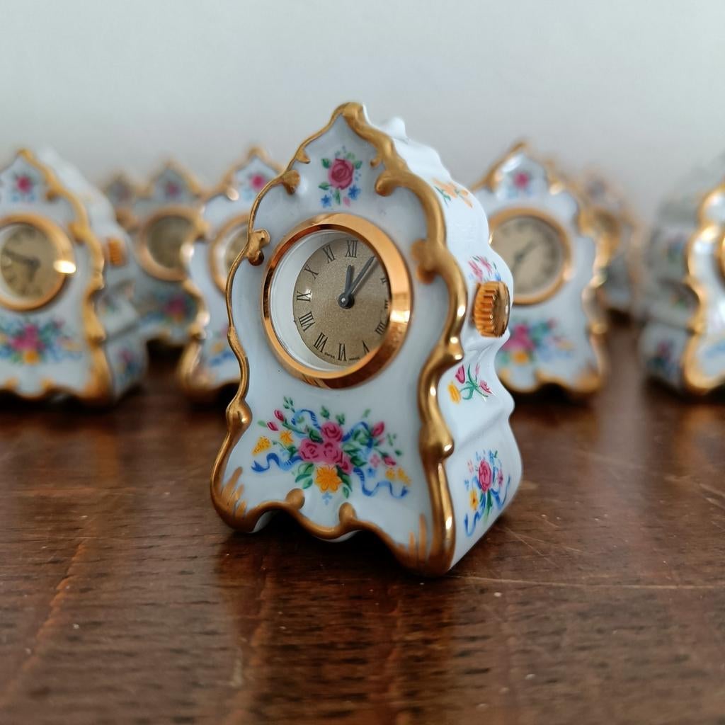 Miniatuur porseleinen klokjes., Ophalen of Verzenden