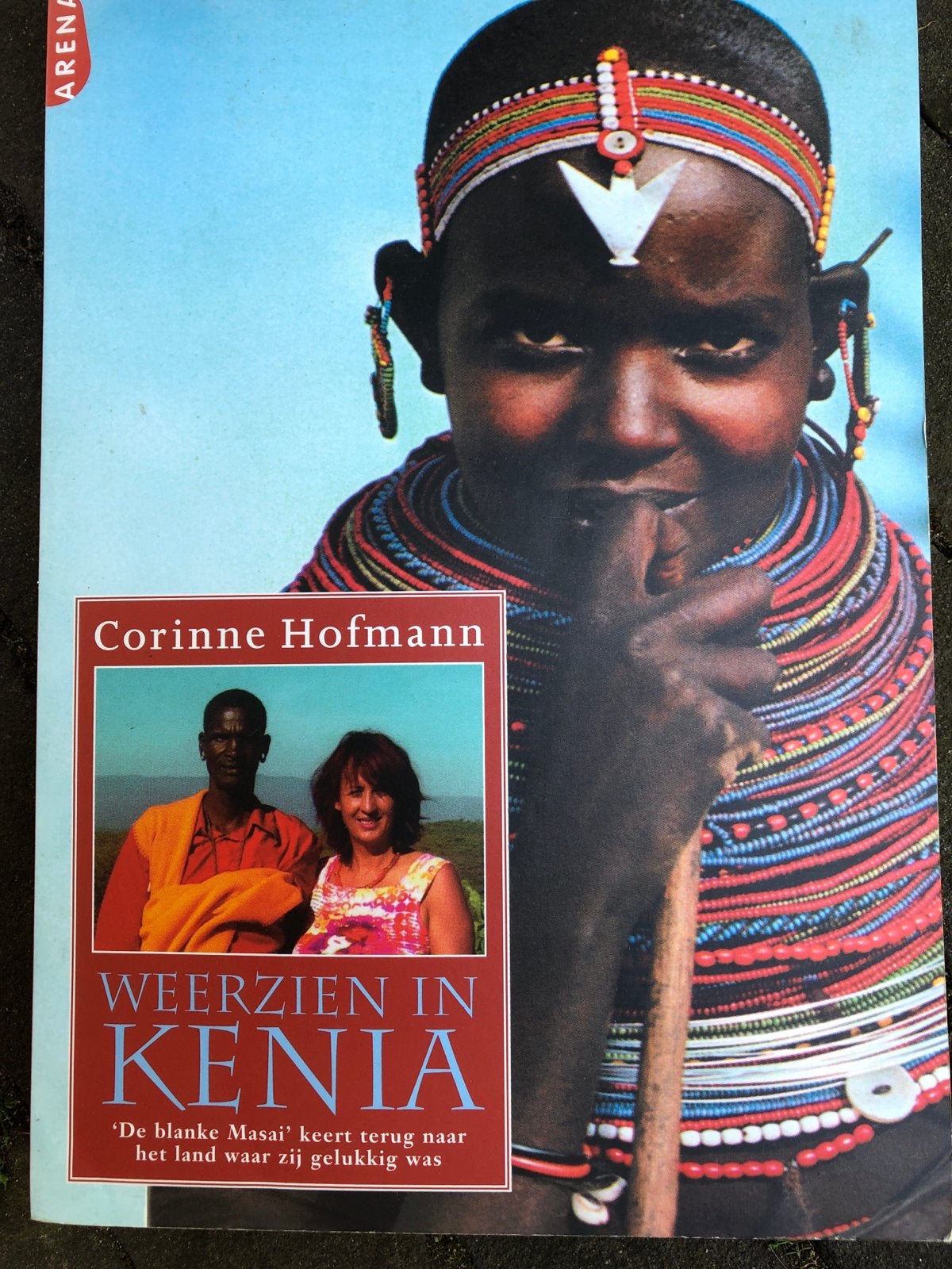 Weerzien in Kenia - Corinne Hofmann (De Blanke Masai), Boeken, Overige merken, Afrika, Ophalen of Verzenden, Zo goed als nieuw