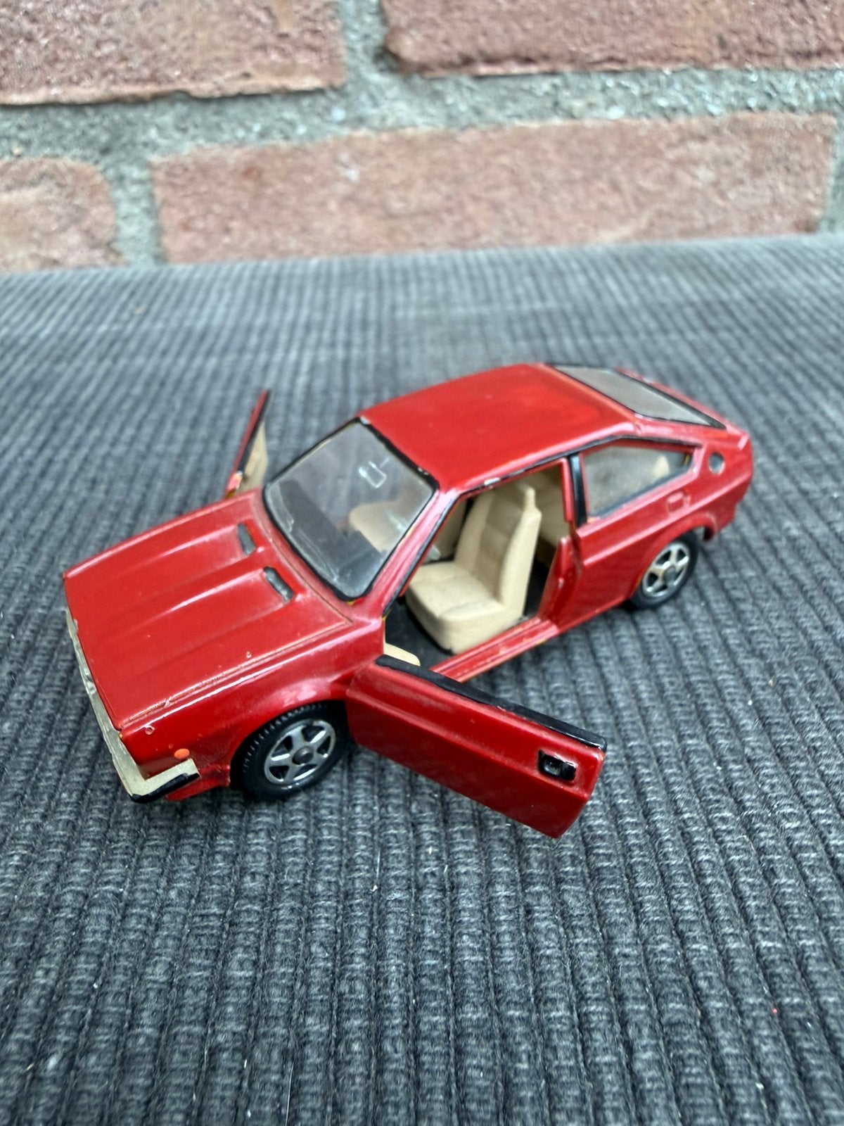 1:43 Mebetoys A-105 Alfa Romeo Alfasud sprint, Ophalen of Verzenden, Gebruikt, Auto, Overige merken