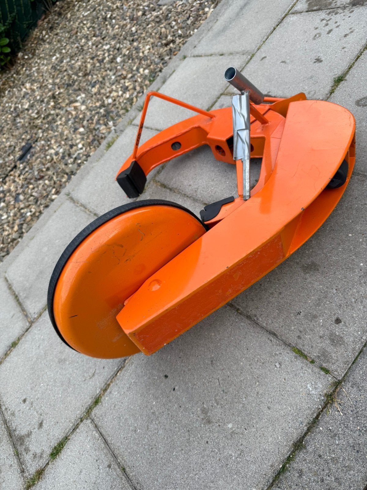 Wielklem nemesis, Ophalen, Zo goed als nieuw