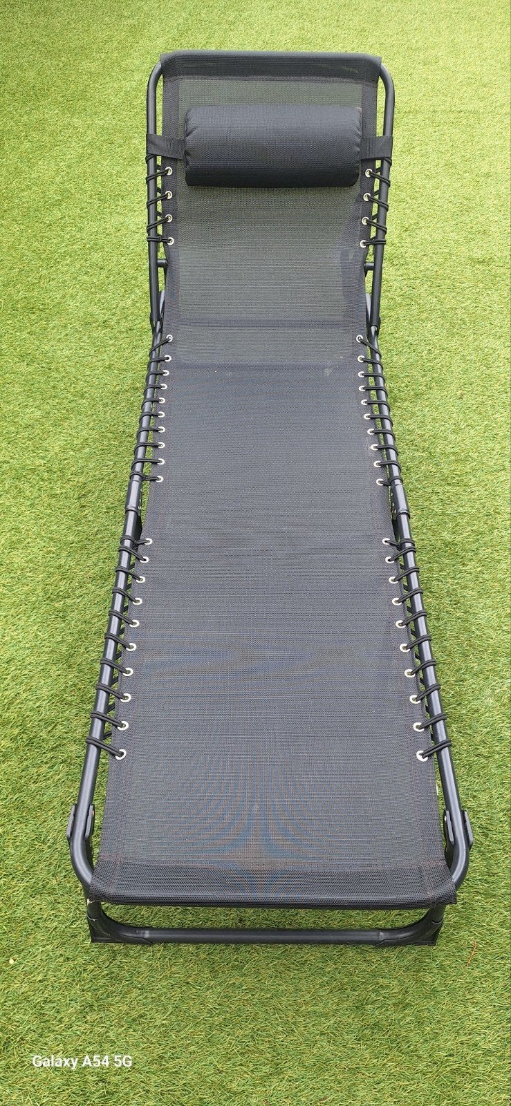Opvouwbare ligstoel met kussen - Zwart, Tuin en Terras, Ligbedden, Ophalen, Gebruikt, Metaal, Verstelbaar
