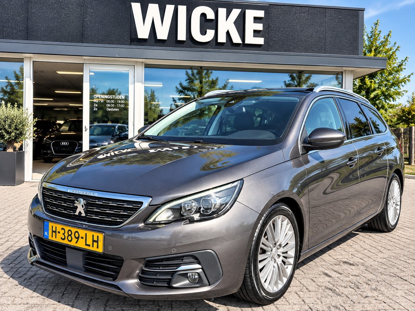 Peugeot 308 SW 1.2 PureTech Blue Lease Premium Panorama Trek, Voorwielaandrijving, Stof, Gebruikt, 1199 cc