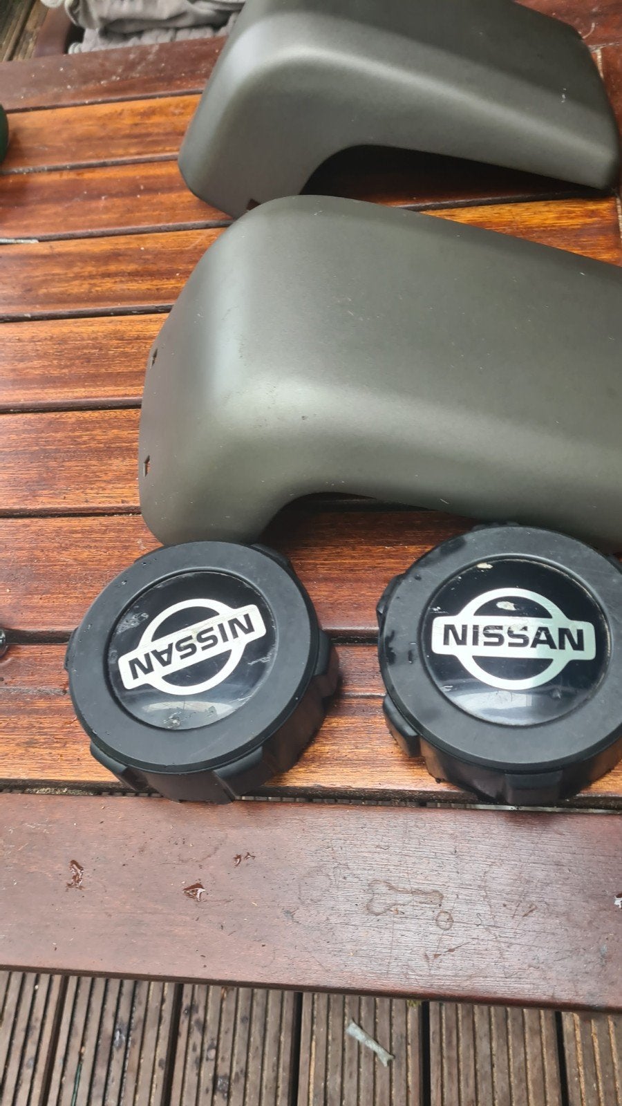 Nissan Patrol Bumperstukken en Wieldoppen (2 stuks), Ophalen of Verzenden